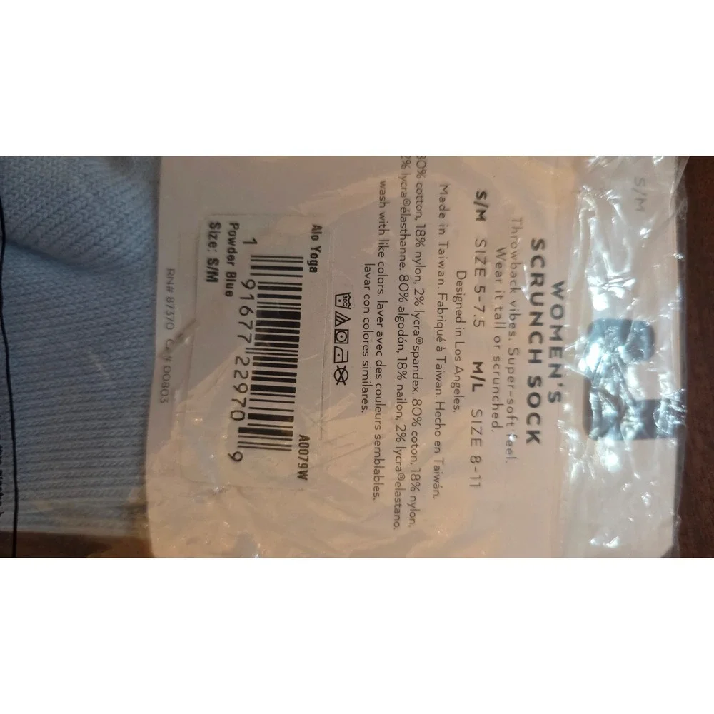 Alo Yoga Womens Scrunch Sock Powder Blue Crew Ribbed Log New S/M UNISEX